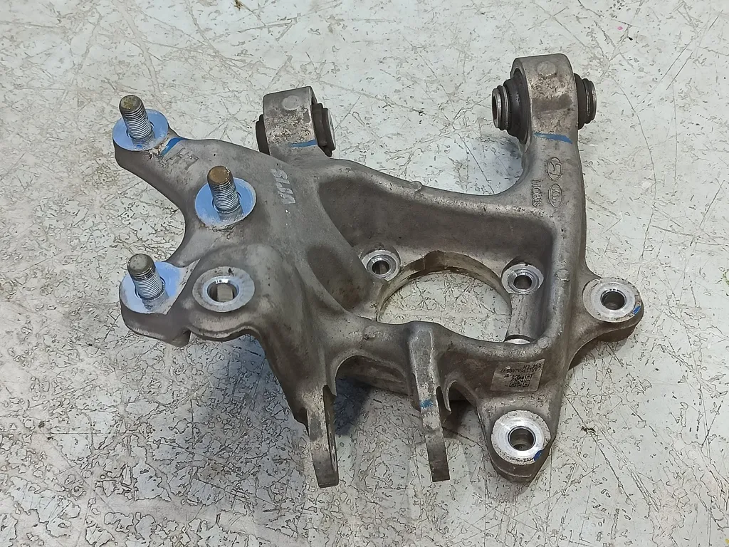 Кулак задний левый Kia Optima 4 JF 2018-2020