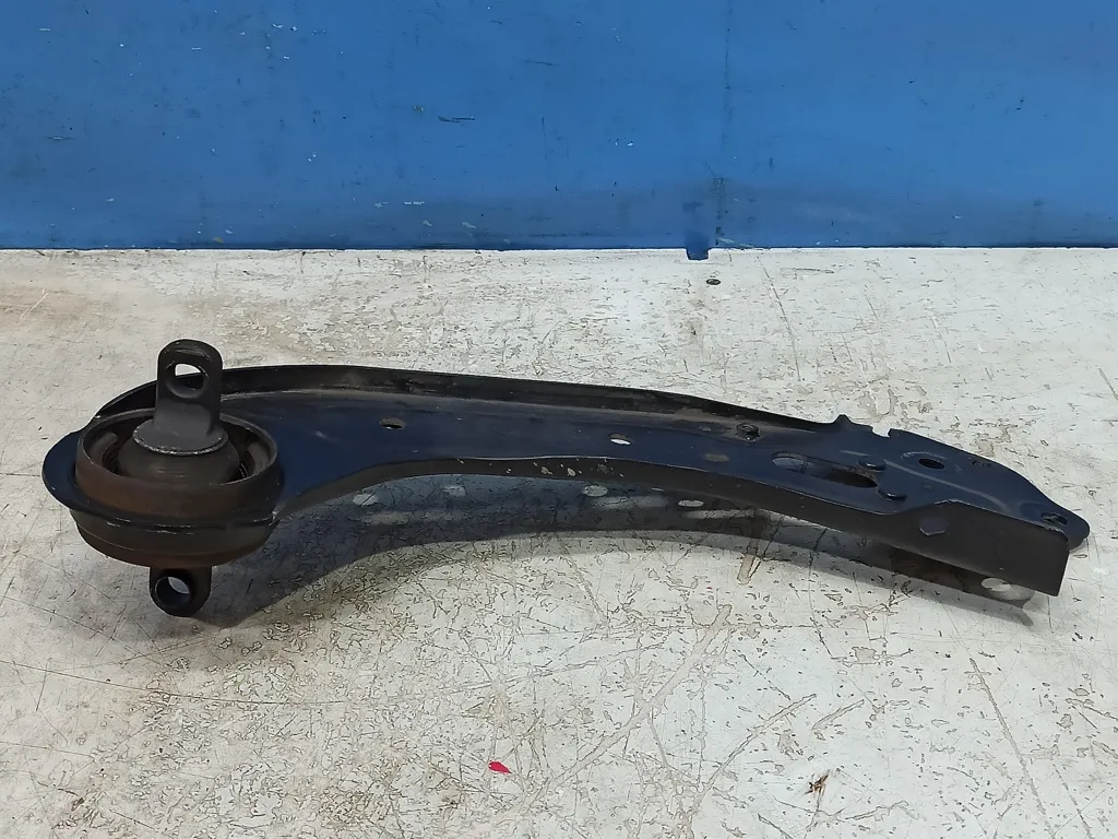 Рычаг задний продольный правый Kia Optima 4 JF 2018-2020