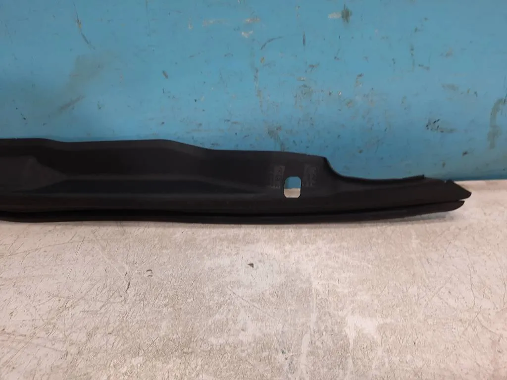 Пыльник крыла правый Lexus IS 3 2016- 2020