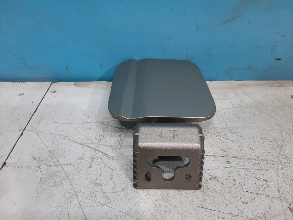 Лючок бензобака Kia Cerato 1 2003-2007