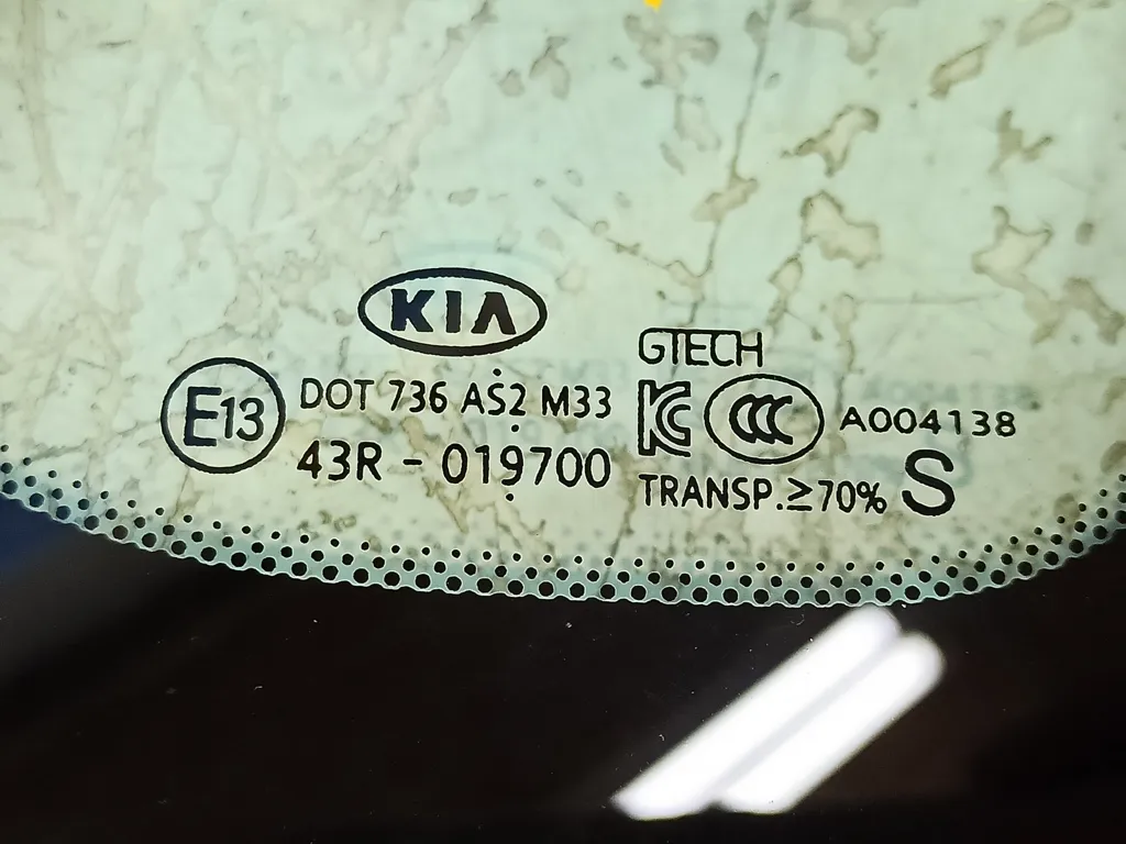 Форточка задняя правая Kia Optima 4 JF 2018-2020