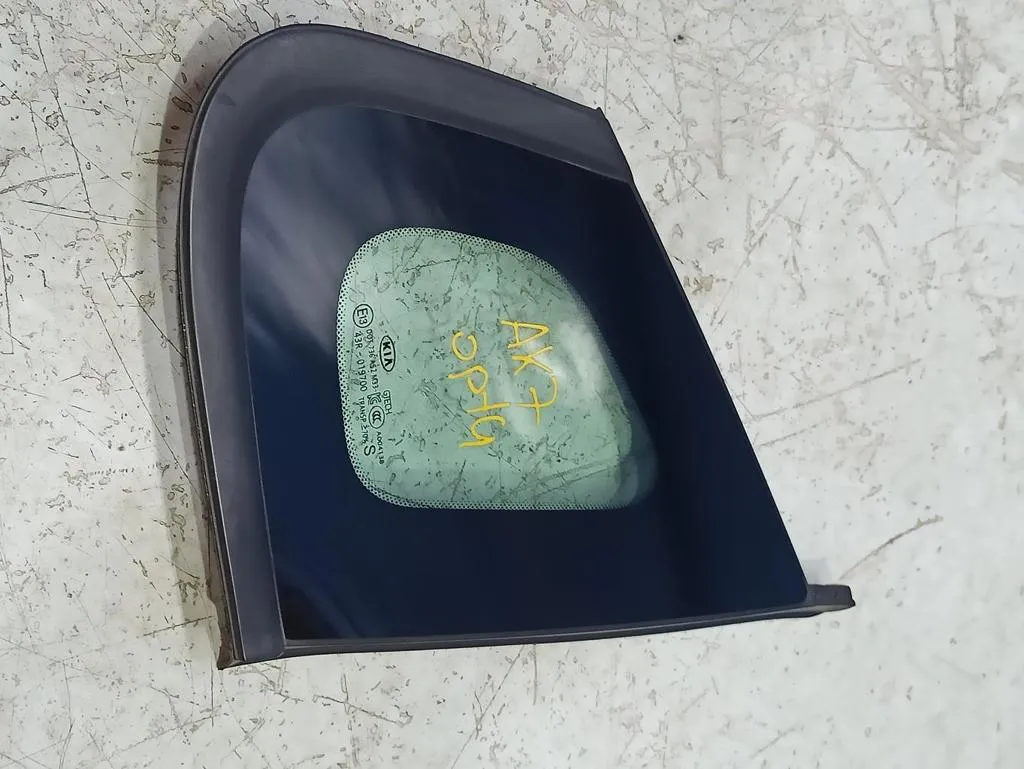 Форточка задняя правая Kia Optima 4 JF 2018-2020