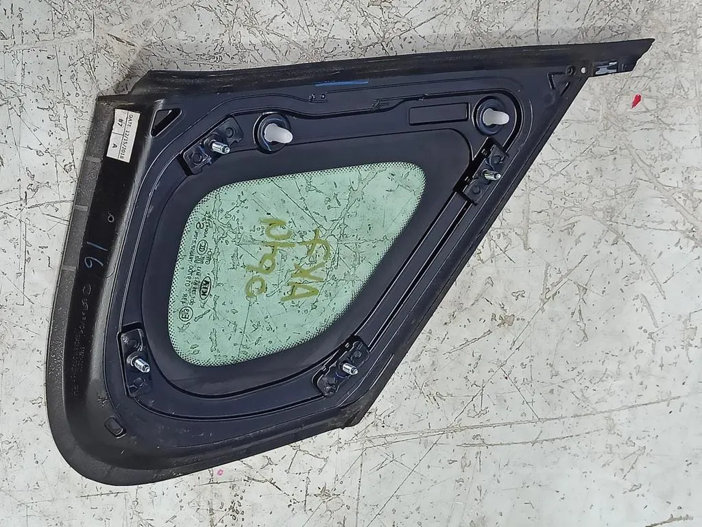 Форточка задняя правая Kia Optima 4 JF 2018-2020