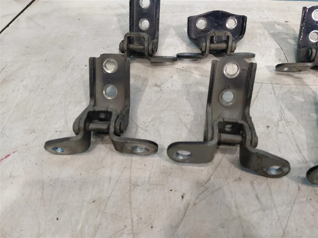 Петля двери передней Hyundai Santa Fe 2 CM 2005-2010