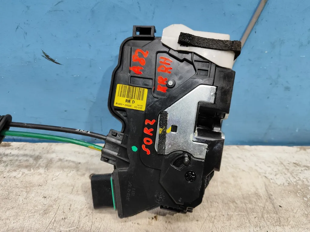 Замок двери задней правой Kia Sorento 2 XM FL 2012-2020