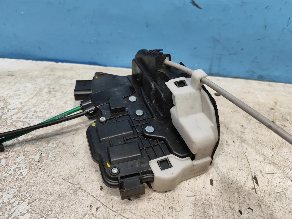 Замок двери задней правой Kia Sorento 2 XM FL 2012-2020