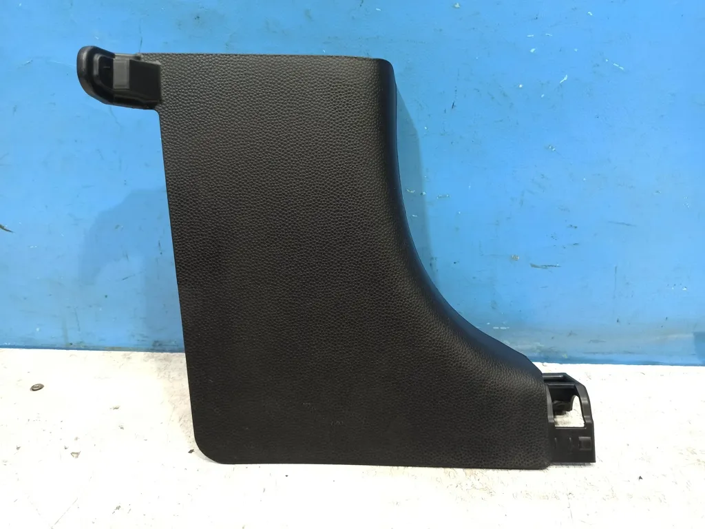 Накладка стойки правая Kia SOUL 2 2013-2016