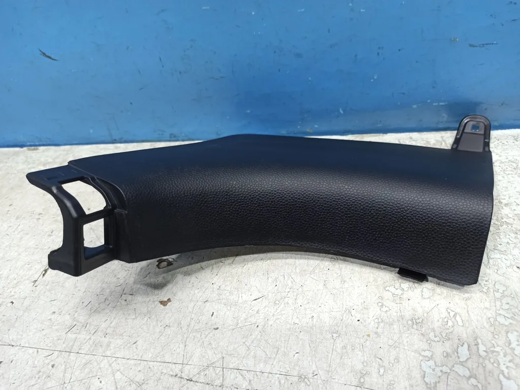 Накладка стойки правая Kia SOUL 2 2013-2016