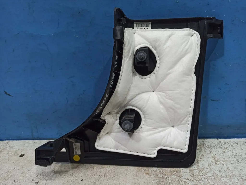 Накладка стойки правая Kia SOUL 2 2013-2016