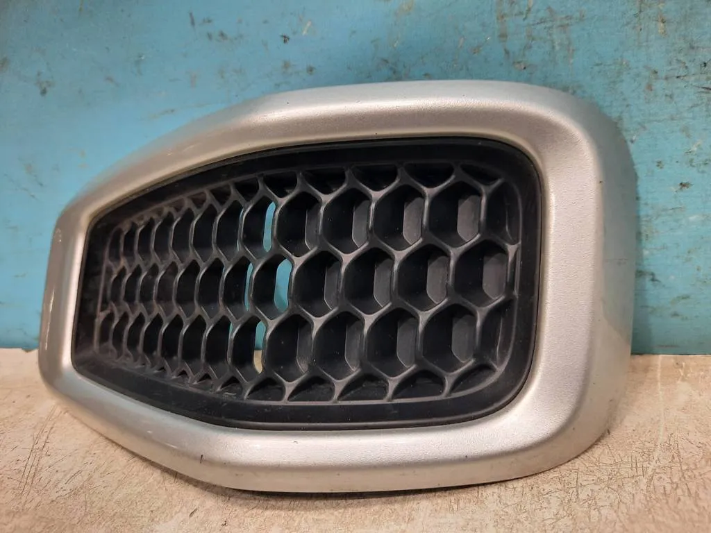 Решетка радиатора Jeep Grand Cherokee KL 2013- 2018