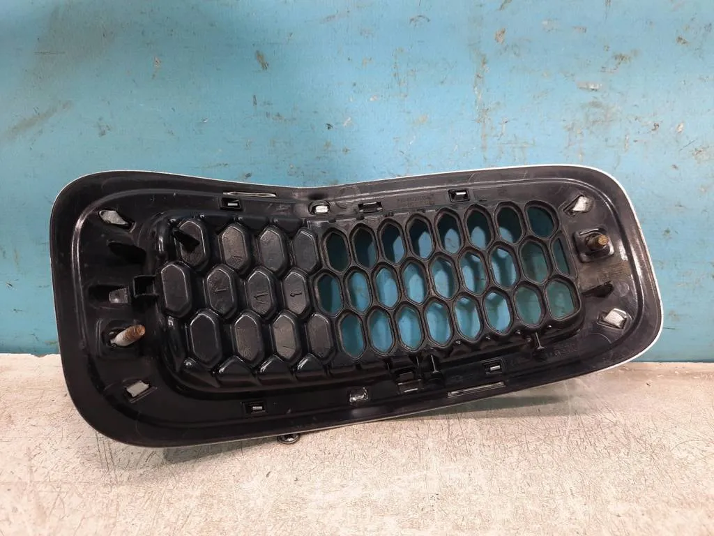 Решетка радиатора Jeep Grand Cherokee KL 2013- 2018