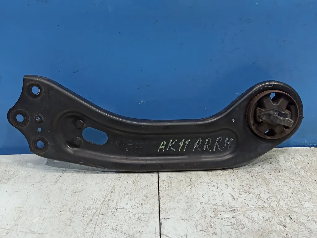 Рычаг задний продольный правый Kia Sorento 3 Prime 2014-2017