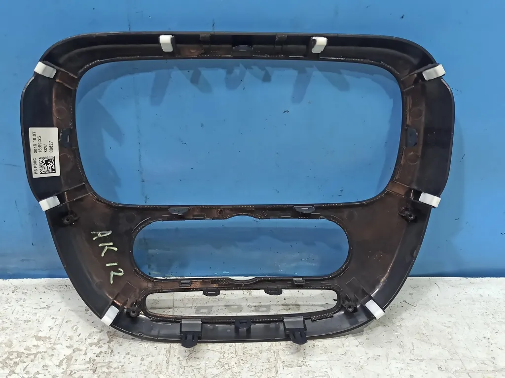 Рамка магнитолы Kia SOUL 2 2013-2016