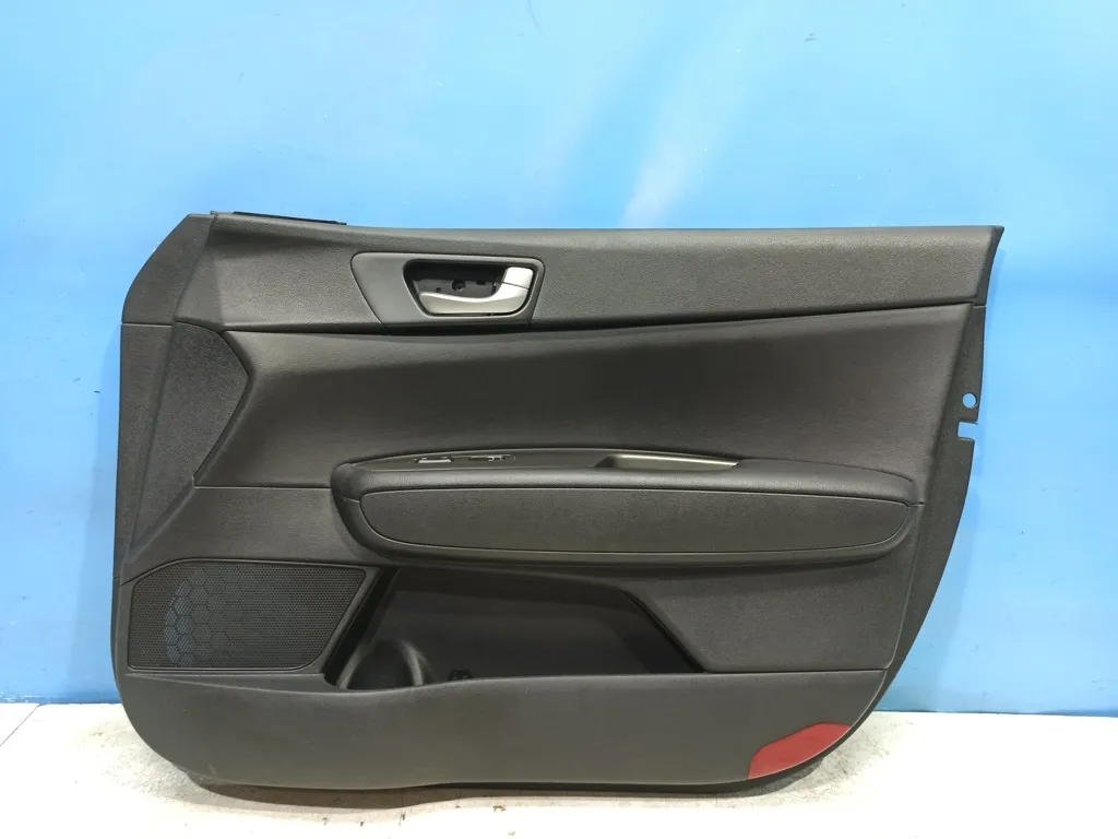 Обшивка двери передней правой Kia Optima 4 JF 2018-2020