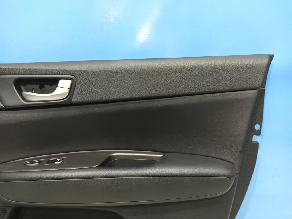 Обшивка двери передней правой Kia Optima 4 JF 2018-2020