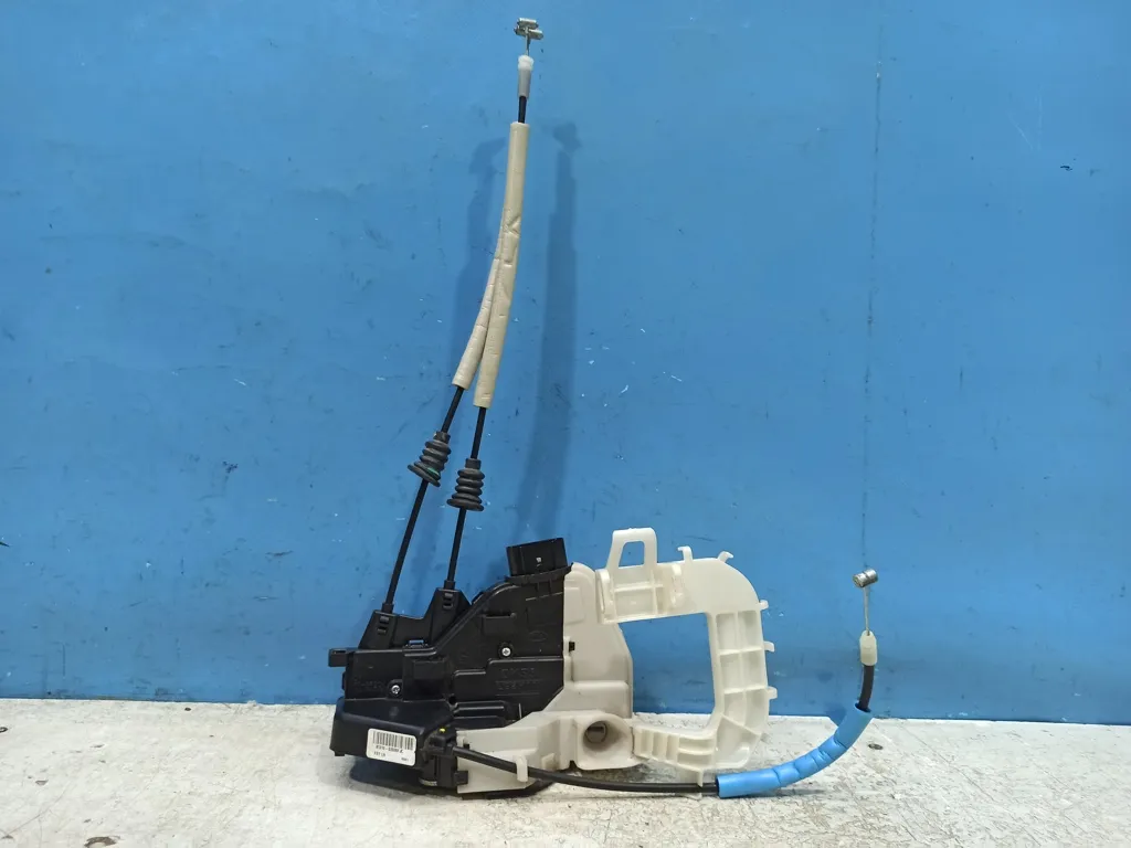 Замок двери передней левой Kia SOUL 2 2013-2016