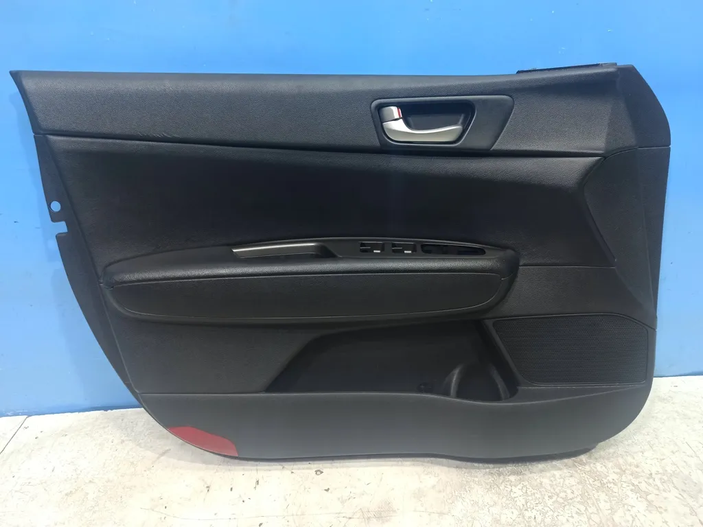 Обшивка двери передней левой Kia Optima 4 JF 2018-2020