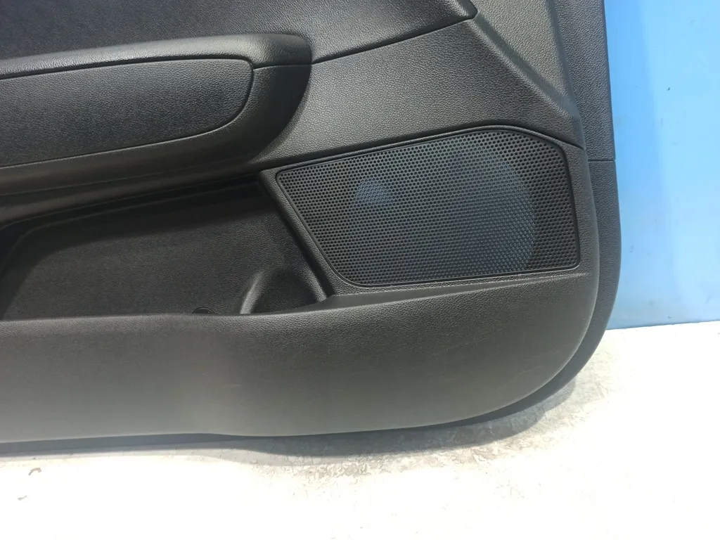 Обшивка двери передней левой Kia Optima 4 JF 2018-2020