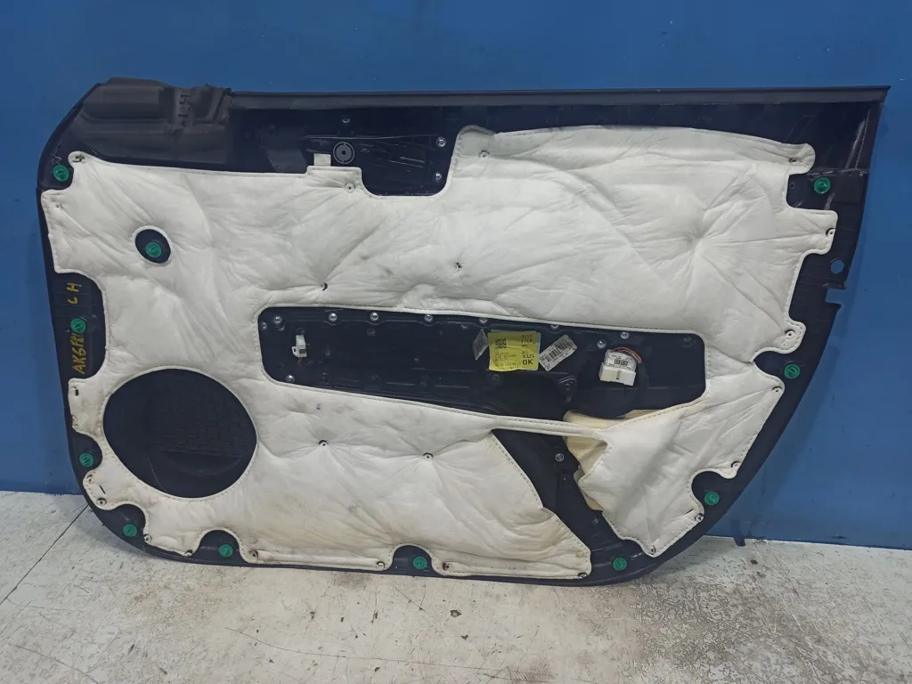 Обшивка двери передней левой Kia Optima 4 JF 2018-2020