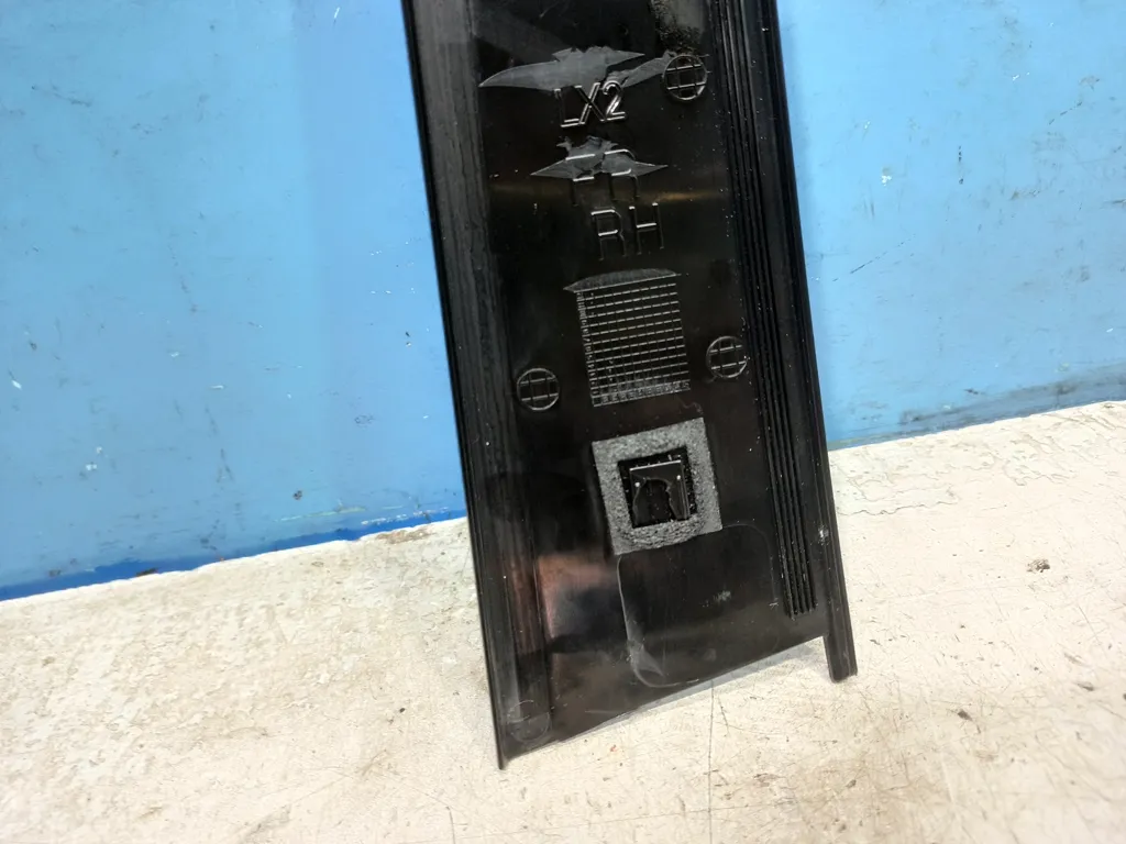 Молдинг двери передней правой Hyundai Palisade 2018-2022