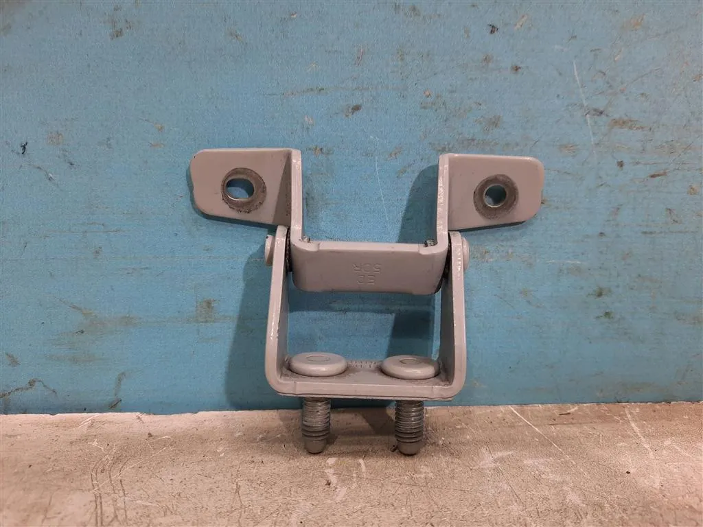 Петля двери багажника Kia Ceed 1 2010-2012