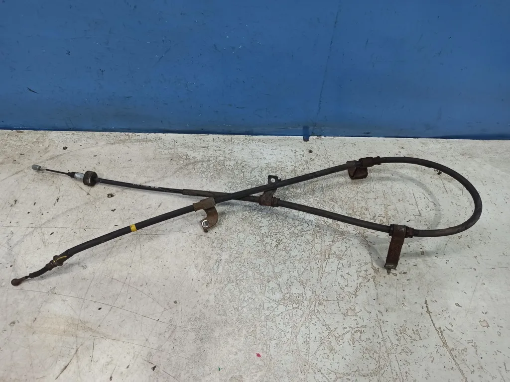 Трос ручного тормоза Kia VENGA 1 2009-2014