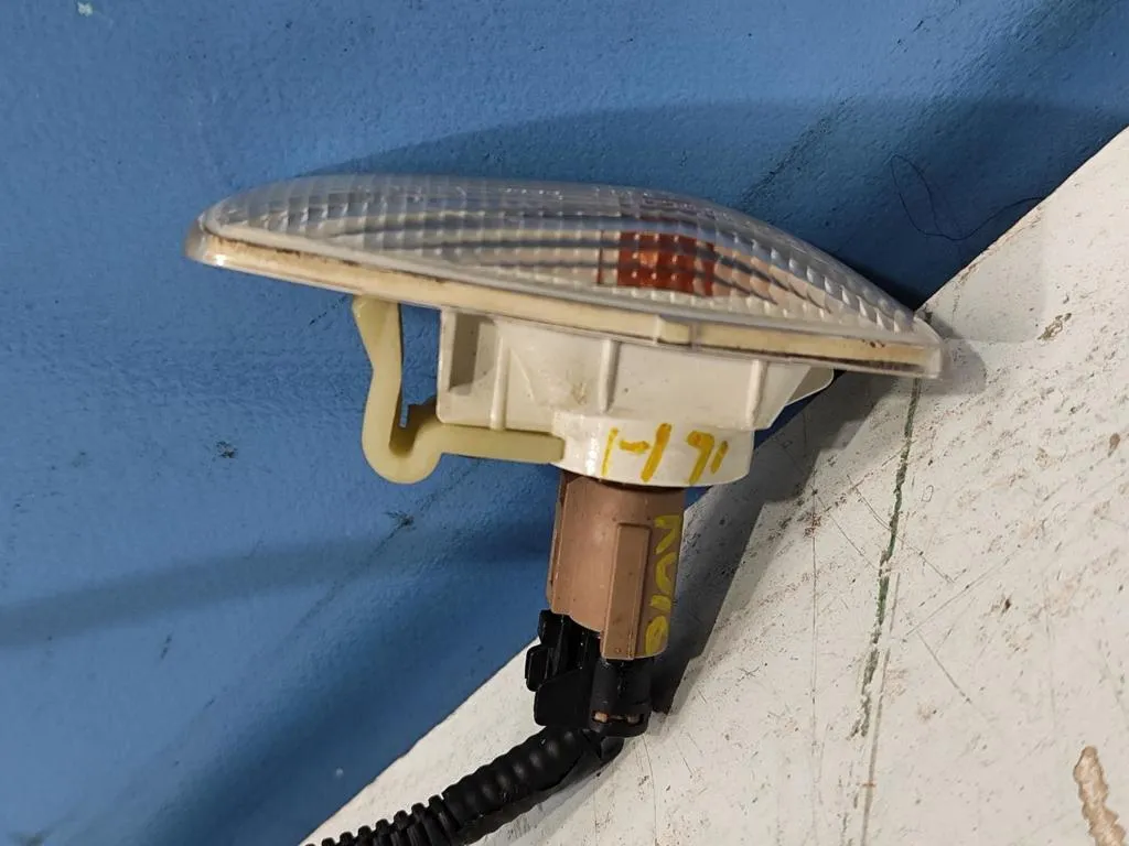 Повторитель в крыло левый Kia Sorento 1 BL 2006-2009 Рестайлинг