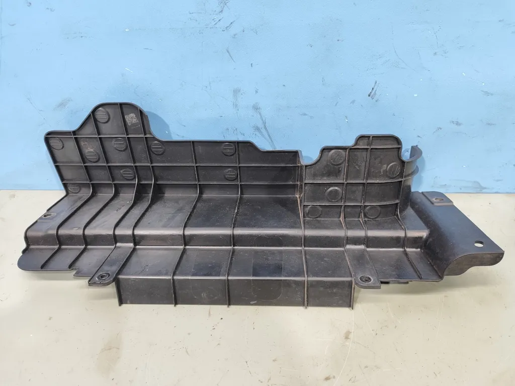 Дефлектор радиатора правый Hyundai i30 2 2015-2017