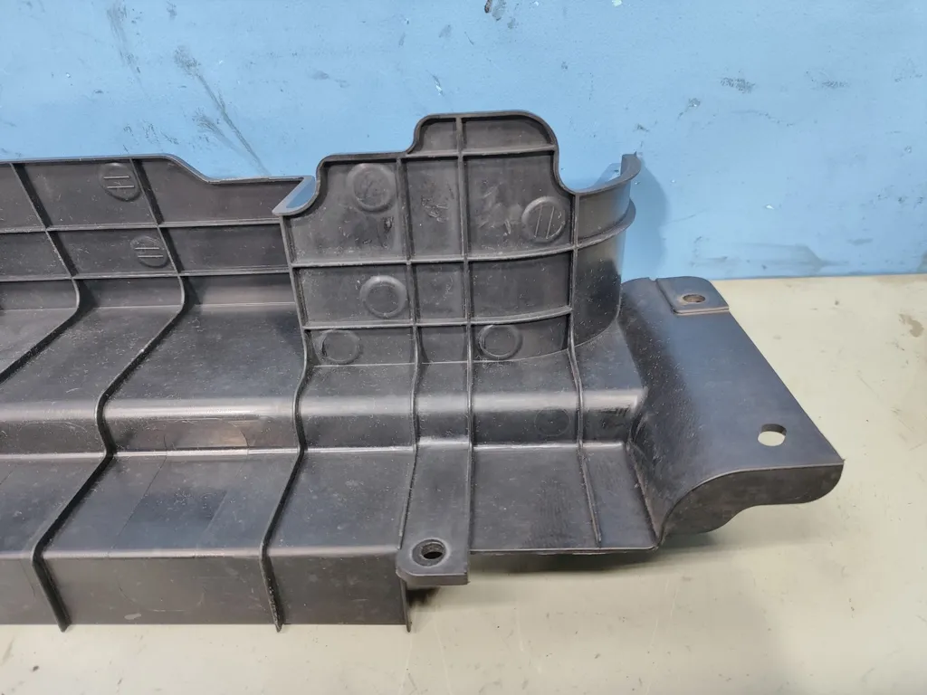 Дефлектор радиатора правый Hyundai i30 2 2015-2017