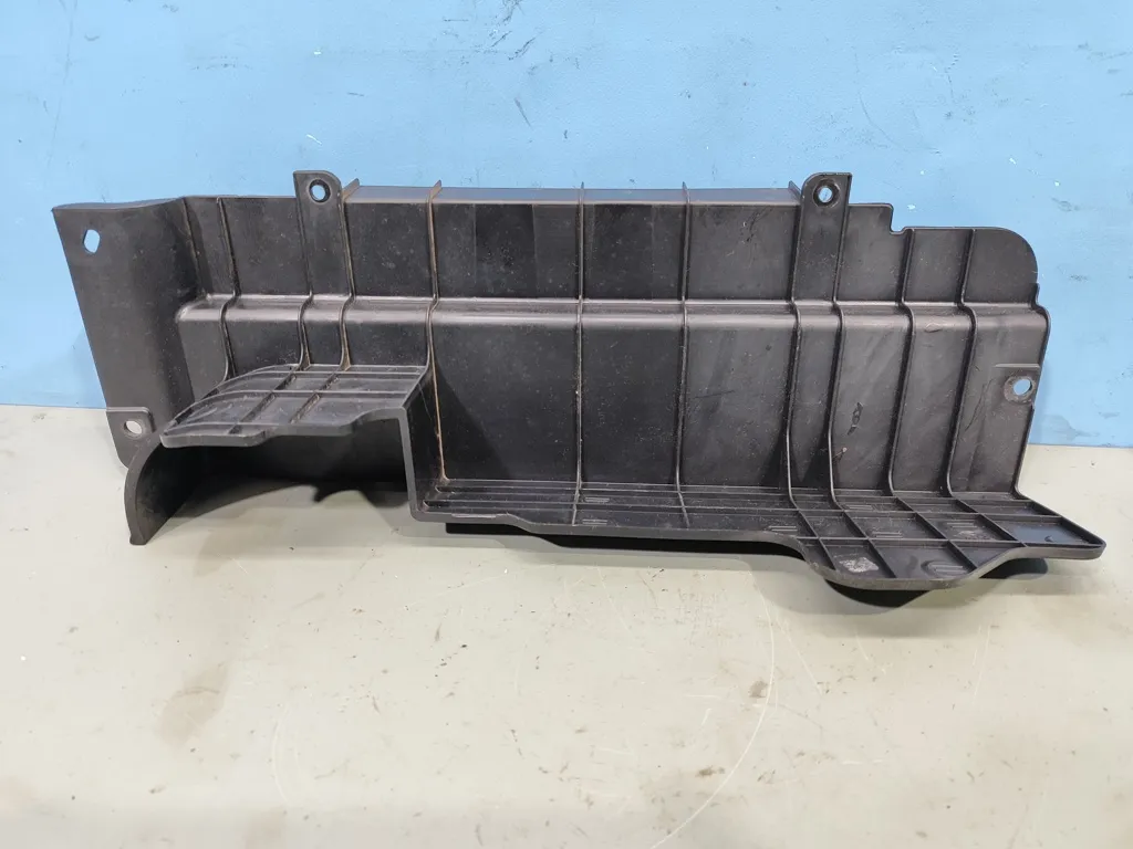 Дефлектор радиатора правый Hyundai i30 2 2015-2017