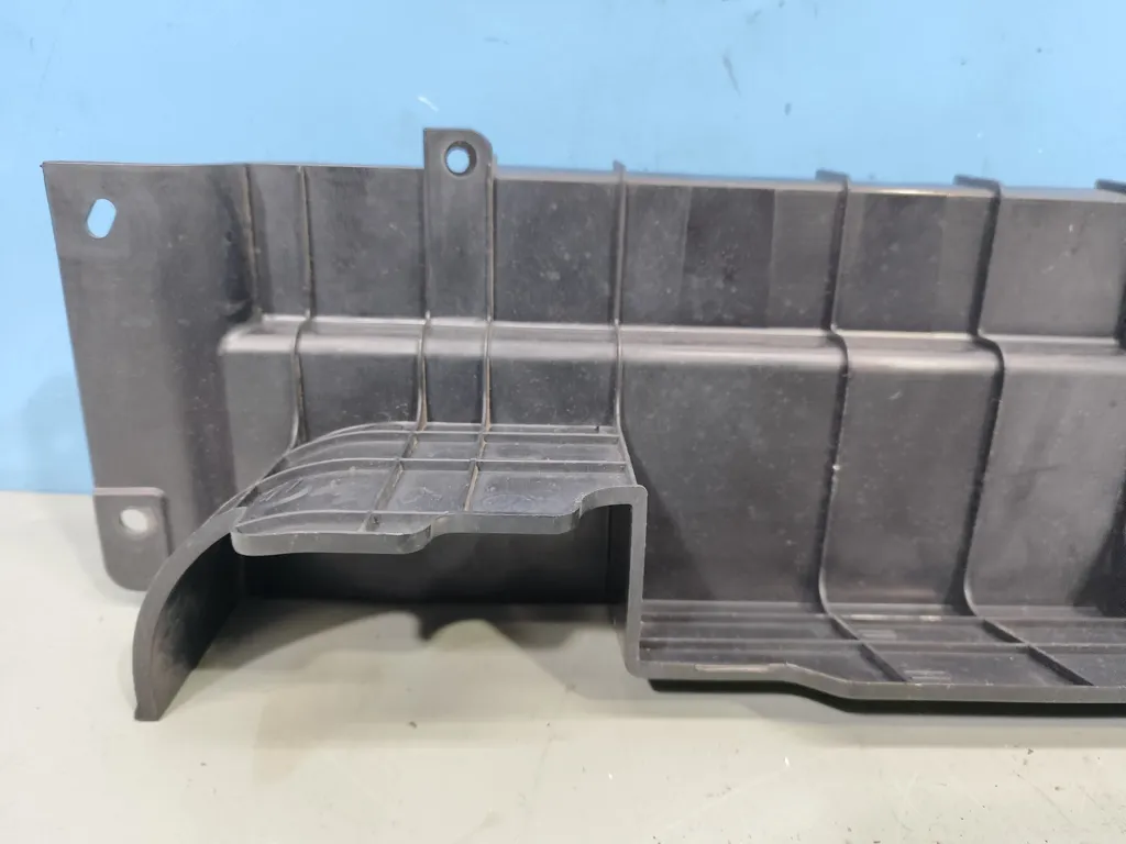 Дефлектор радиатора правый Hyundai i30 2 2015-2017