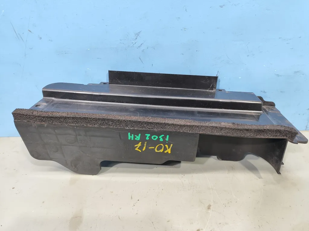 Дефлектор радиатора правый Hyundai i30 2 2015-2017