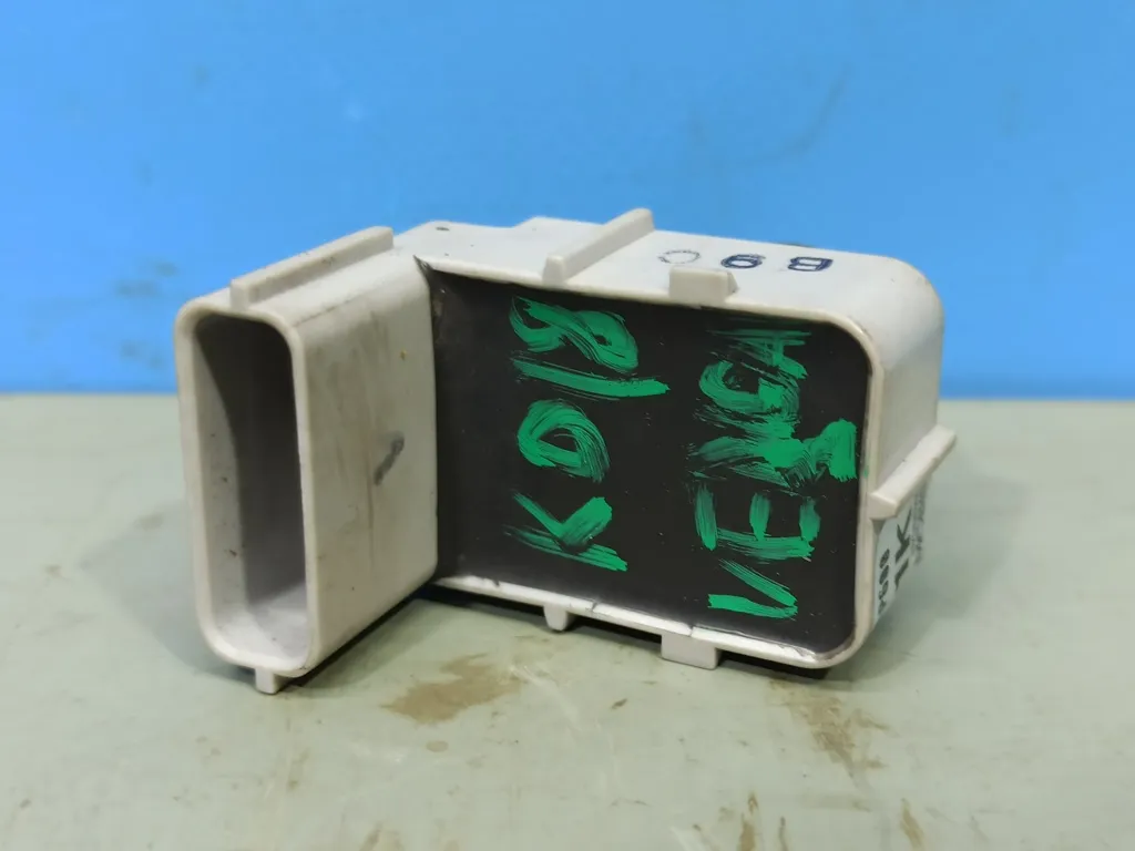 Датчик парковки задний Kia VENGA 1 2009-2014