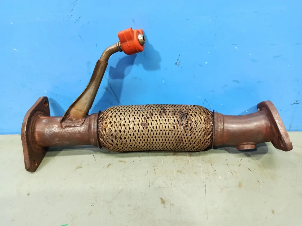 Приемная труба глушителя Kia VENGA 1 2009-2014