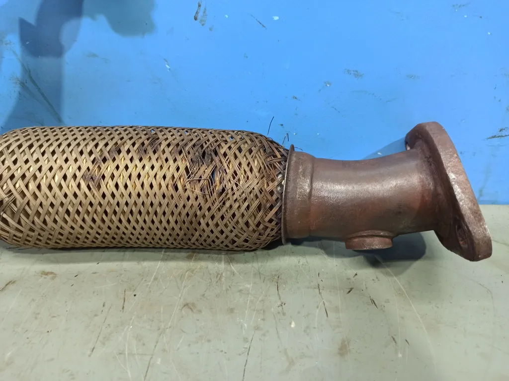 Приемная труба глушителя Kia VENGA 1 2009-2014