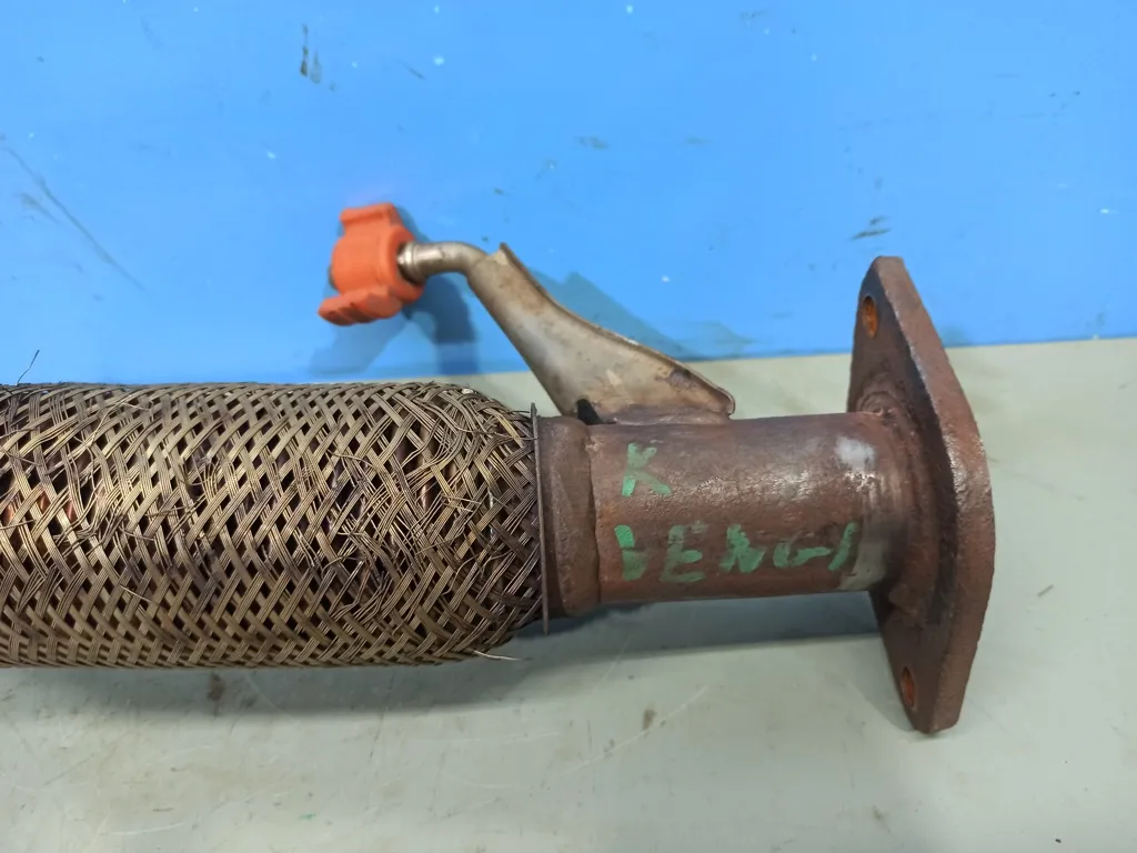 Приемная труба глушителя Kia VENGA 1 2009-2014