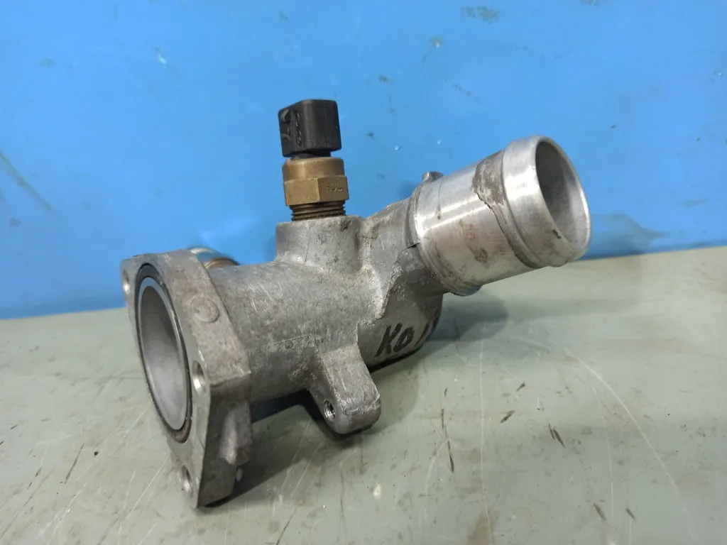 Корпус термостата Kia VENGA 1 2009-2014