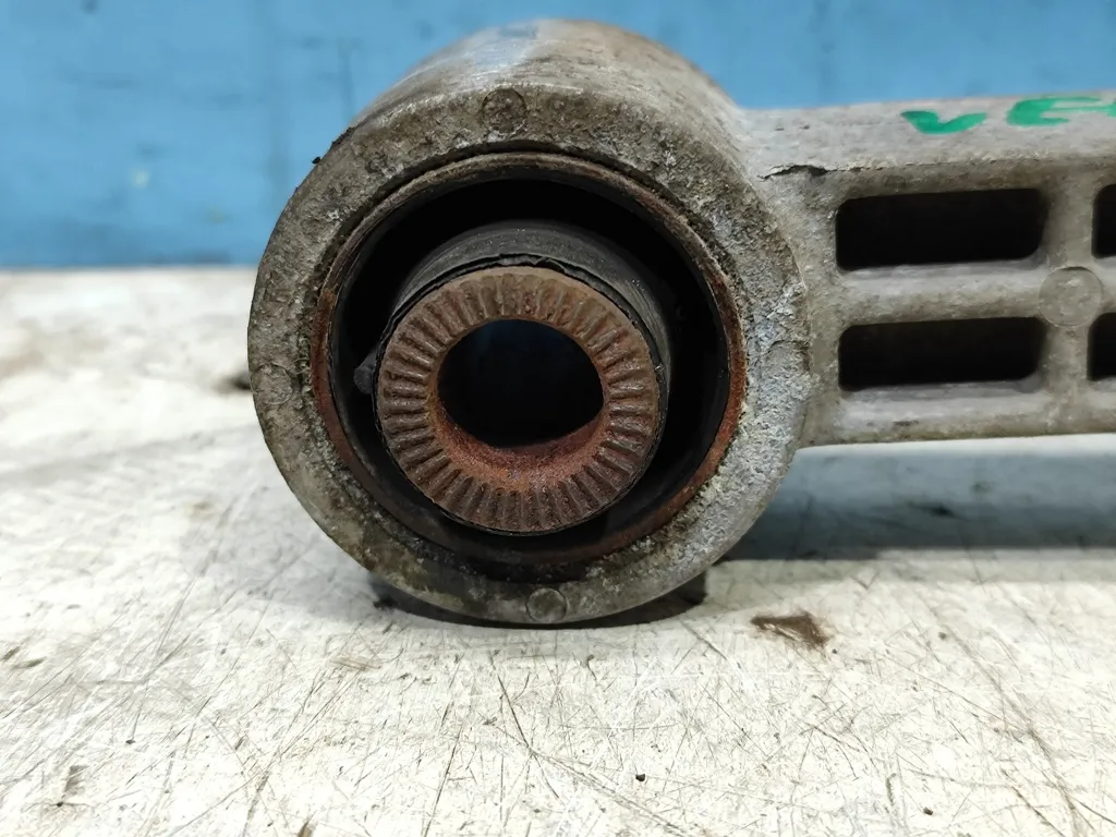 Опора двигателя передняя Kia VENGA 1 2009-2014