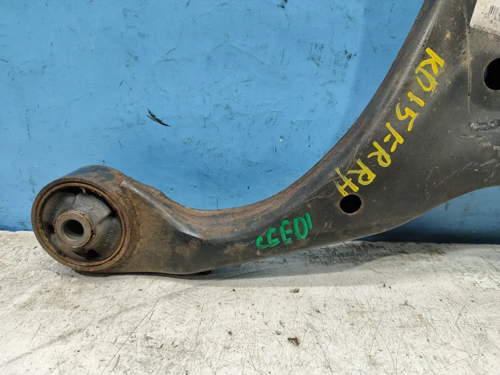 Рычаг передний правый Kia Ceed 1 2010-2012