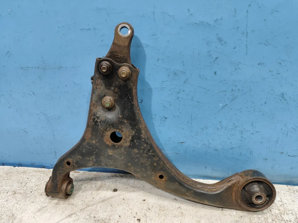 Рычаг передний правый Kia Ceed 1 2010-2012