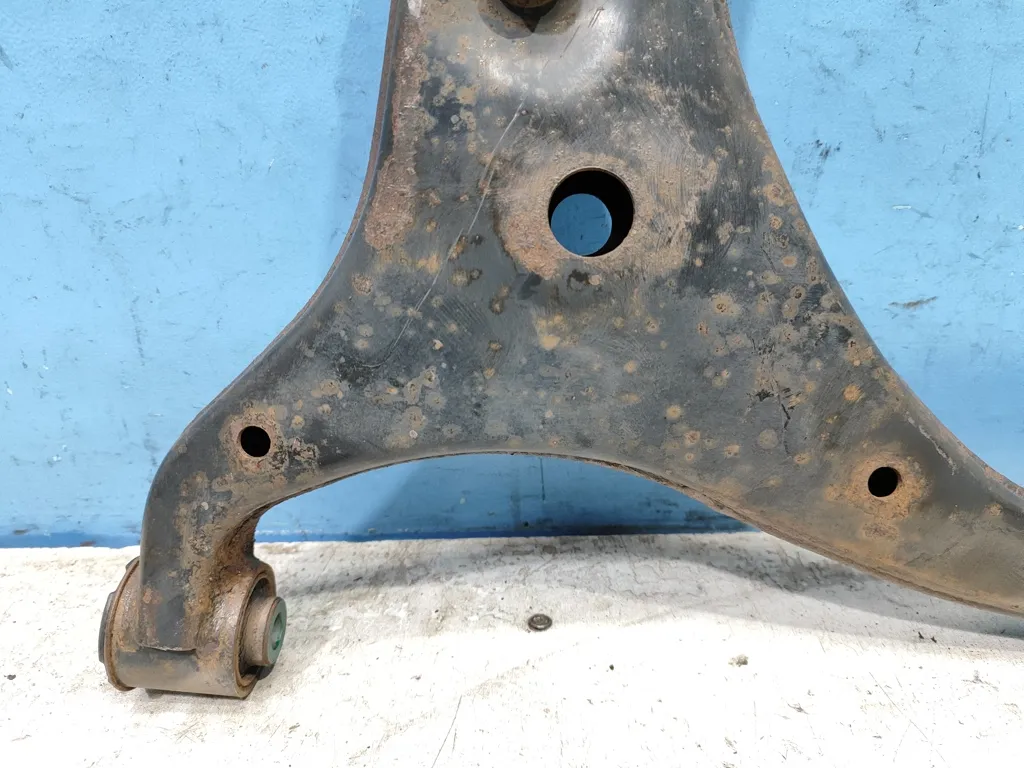 Рычаг передний правый Kia Ceed 1 2010-2012