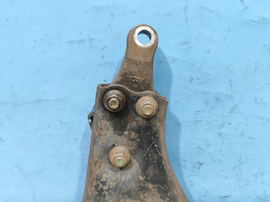 Рычаг передний правый Kia Ceed 1 2010-2012