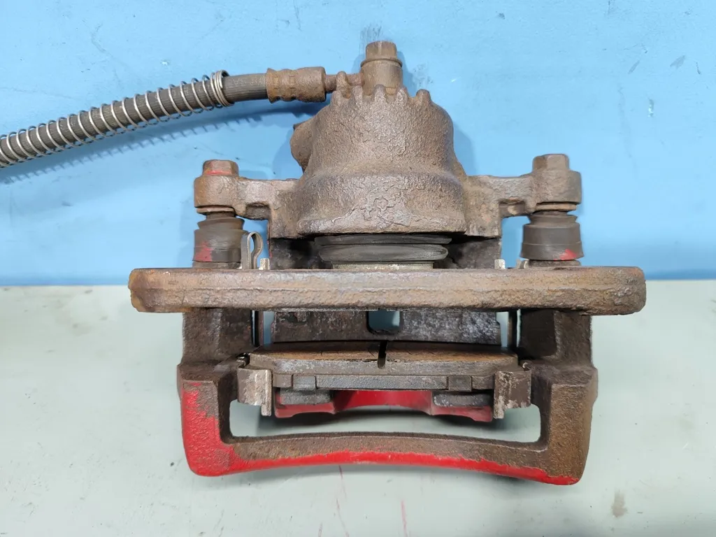 Суппорт задний левый Kia Sorento 1 BL 2006-2009 Рестайлинг