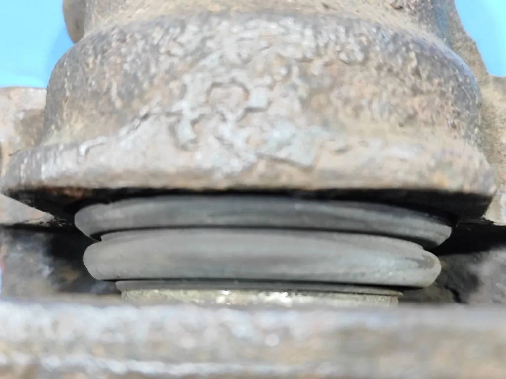 Суппорт задний левый Kia Sorento 1 BL 2006-2009 Рестайлинг