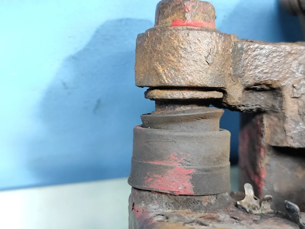 Суппорт задний левый Kia Sorento 1 BL 2006-2009 Рестайлинг