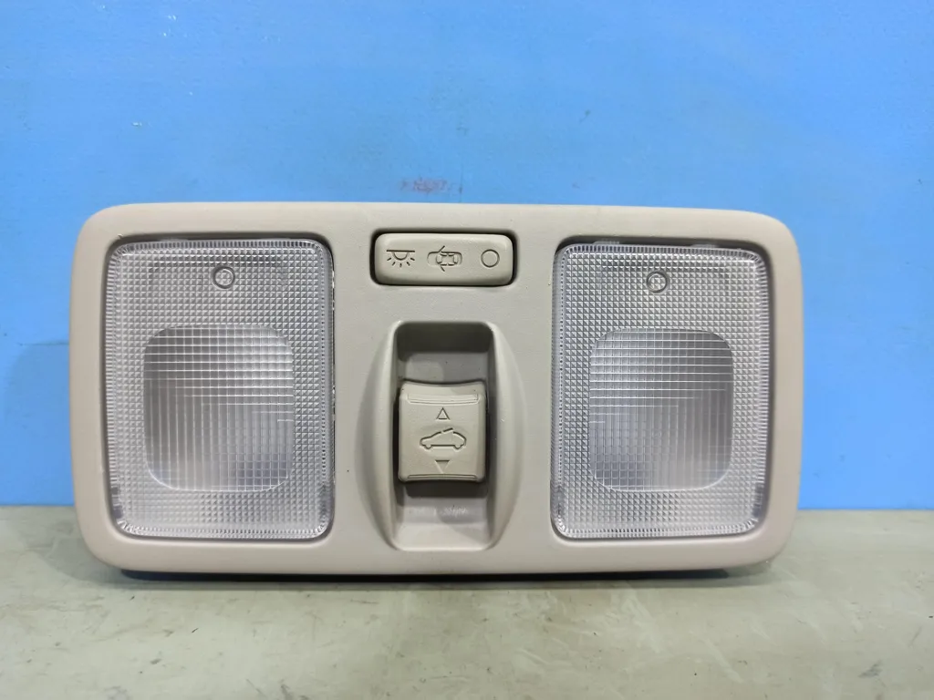 Плафон салонный передний Kia VENGA 1 2009-2014