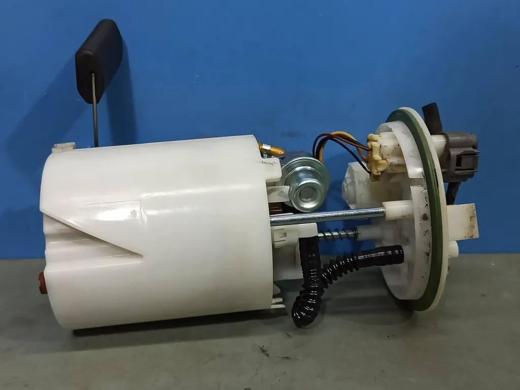 Насос топливный Kia VENGA 1 2009-2014