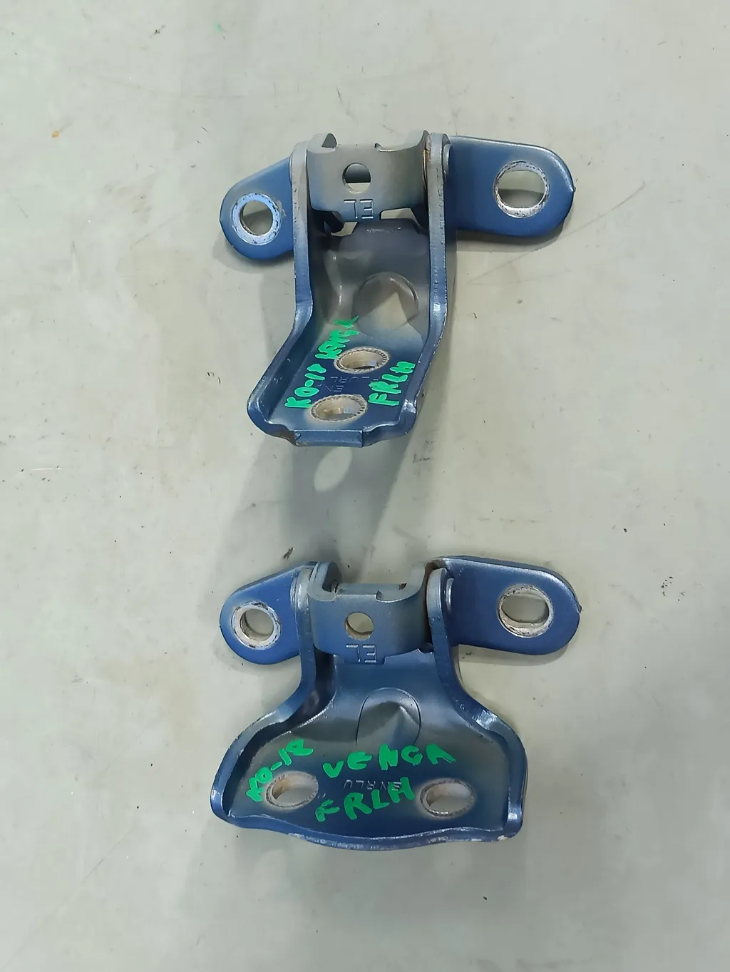 Петли двери передней левой Kia VENGA 1 2009-2014