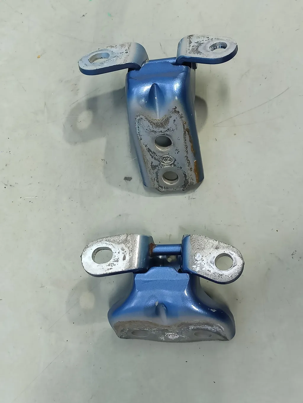 Петли двери передней левой Kia VENGA 1 2009-2014