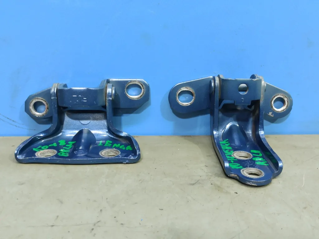 Петли двери задней левой Kia VENGA 1 2009-2014